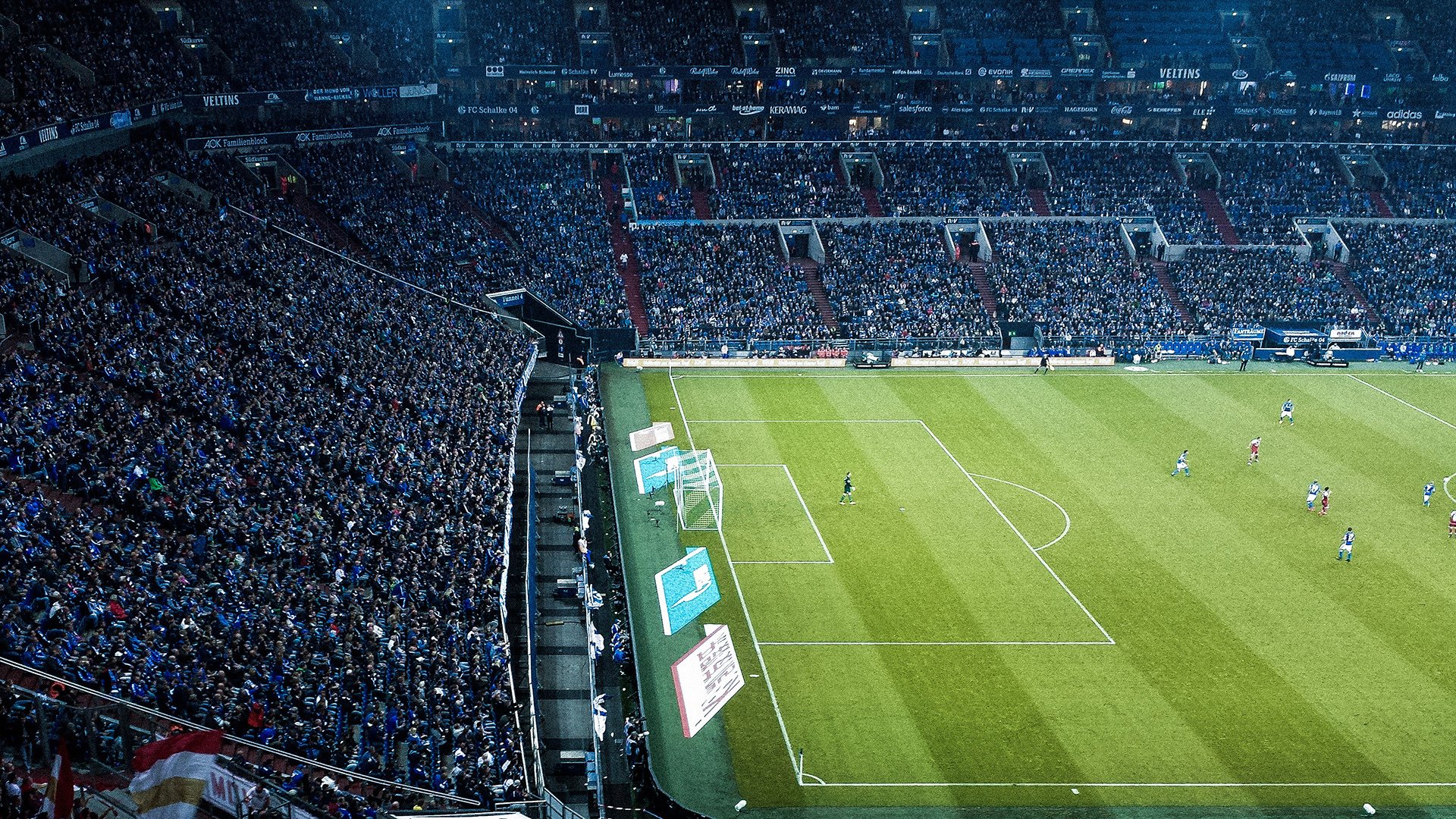 塞维利亚前后场联动顺畅推进有效进攻,塞维利亚前锋